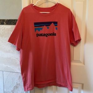 Men’s coral Patagonia tshirt